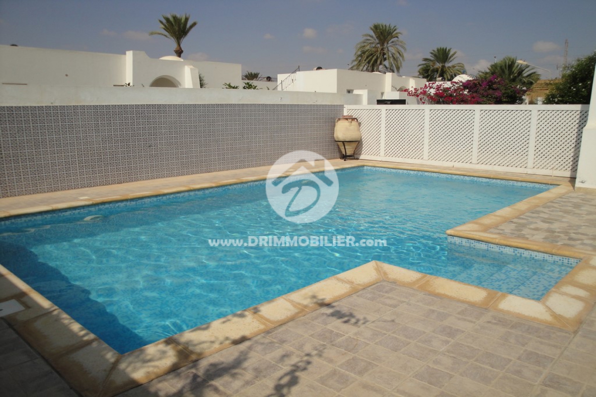 L 114 -                            Vente
                           Villa avec piscine Djerba